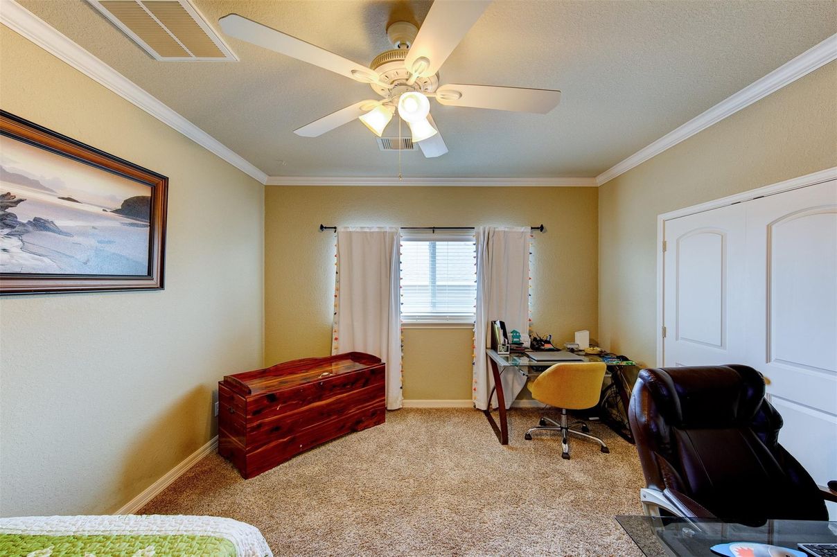 Home Office, Interior