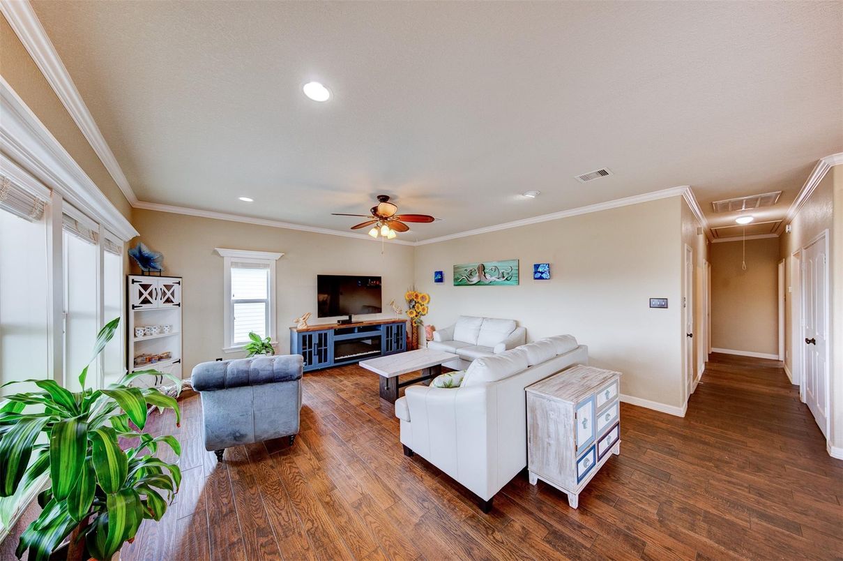 Interior, Living room, Recessed Lighting, Wood Texture Flooring