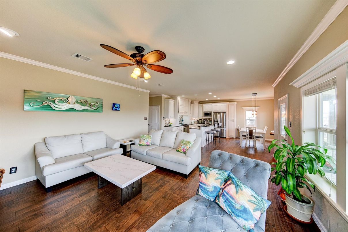 Dining room, Interior, Kitchen, Living room, Pendant Lights, Recessed Lighting, Wood Texture Flooring