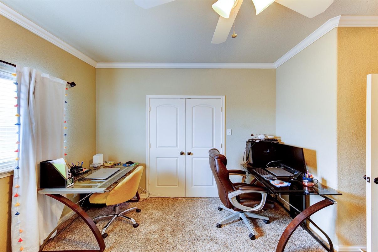 Home Office, Interior
