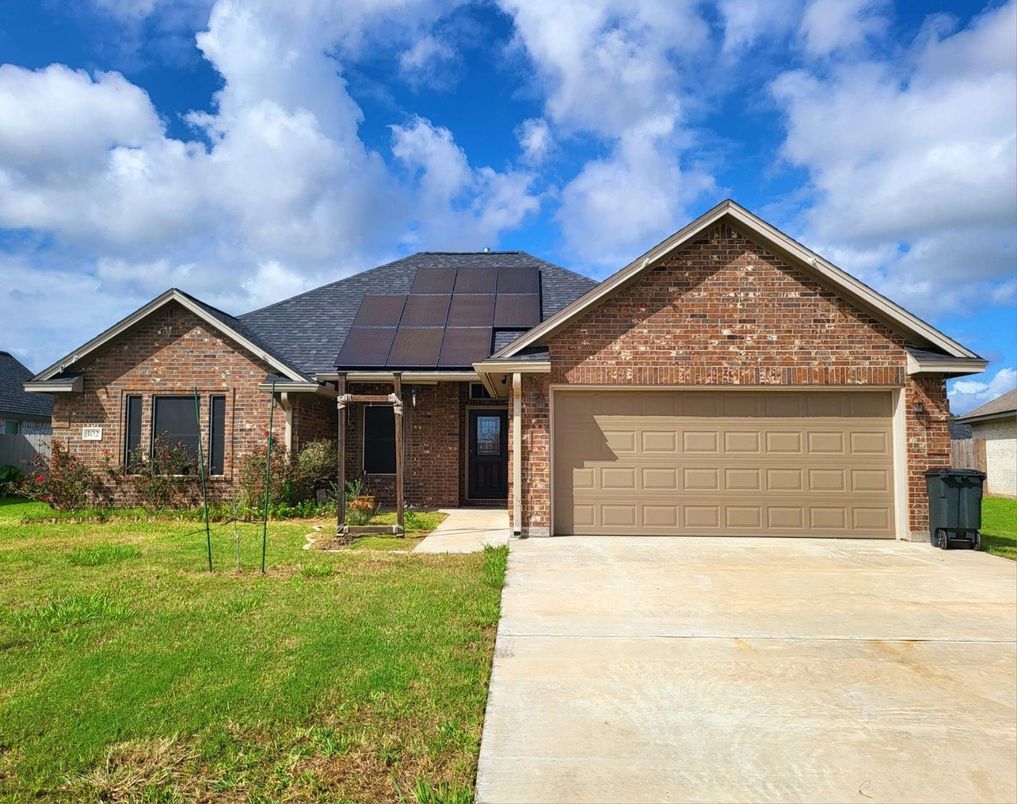 Attached, Exterior, Facade, Brick Facade, Brick Traditional