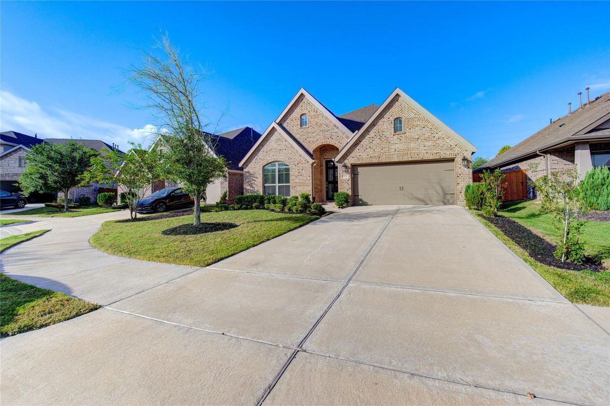 Attached, Exterior, Facade, Brick Facade, Brick Traditional