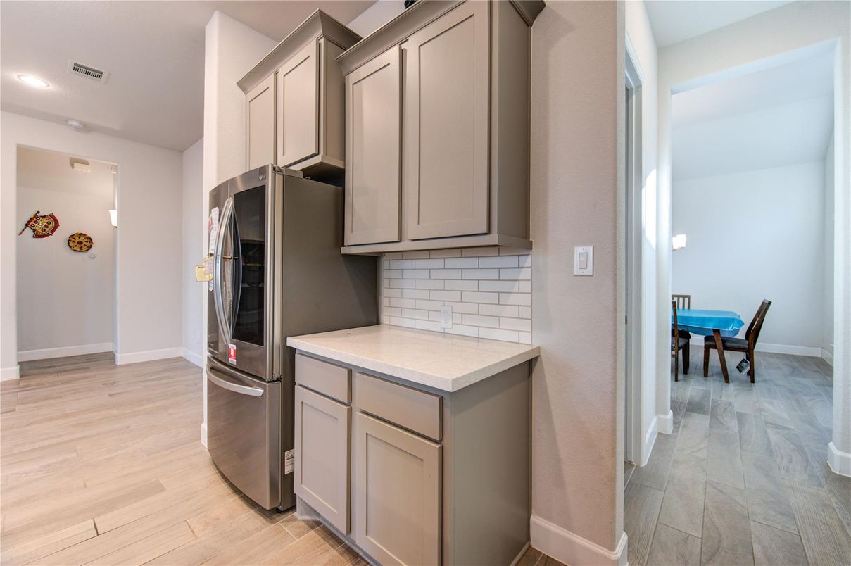 Dining room, Interior, Kitchen, Recessed Lighting, Wood Texture Flooring