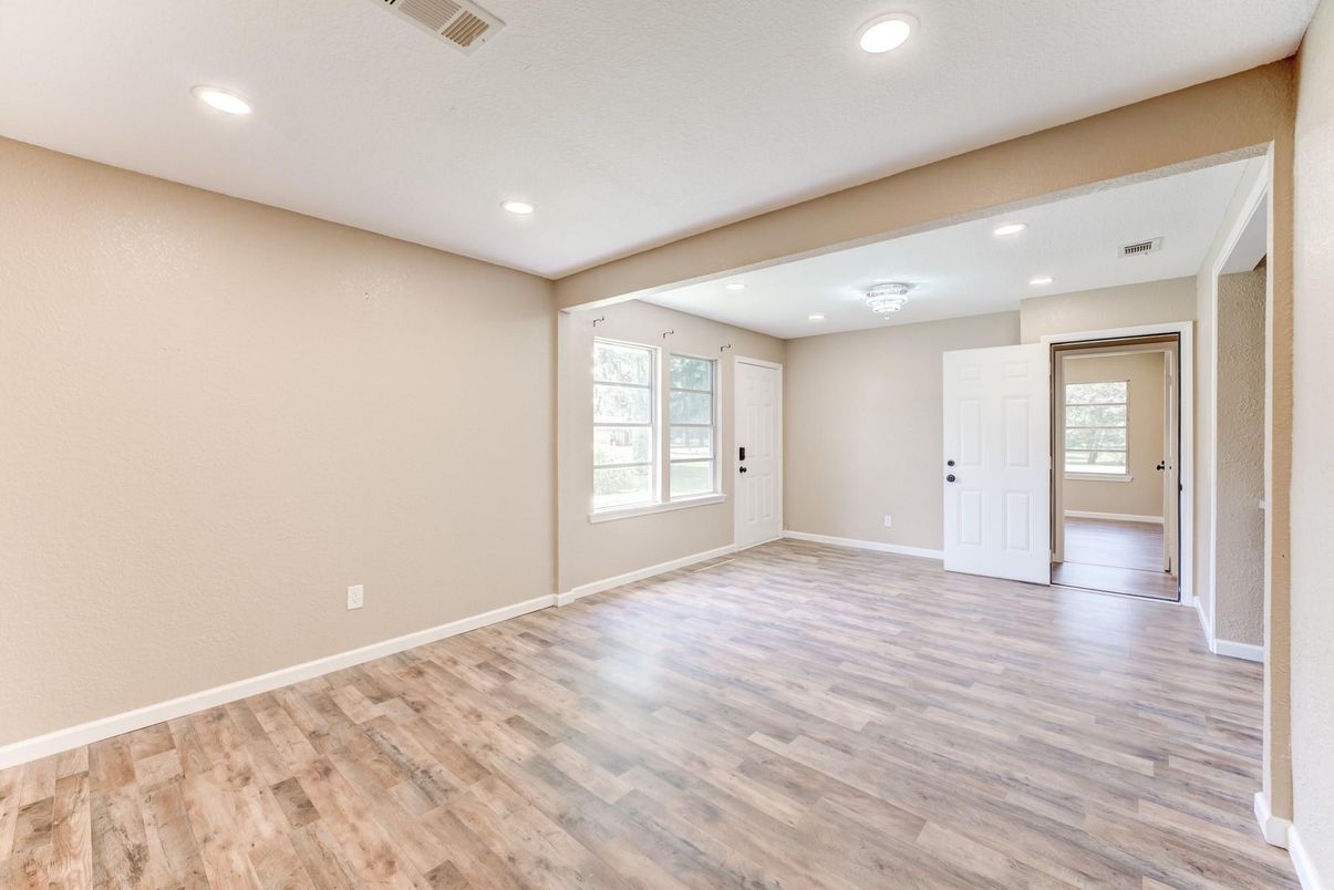 Empty room, Interior, Recessed Lighting, Wood Texture Flooring