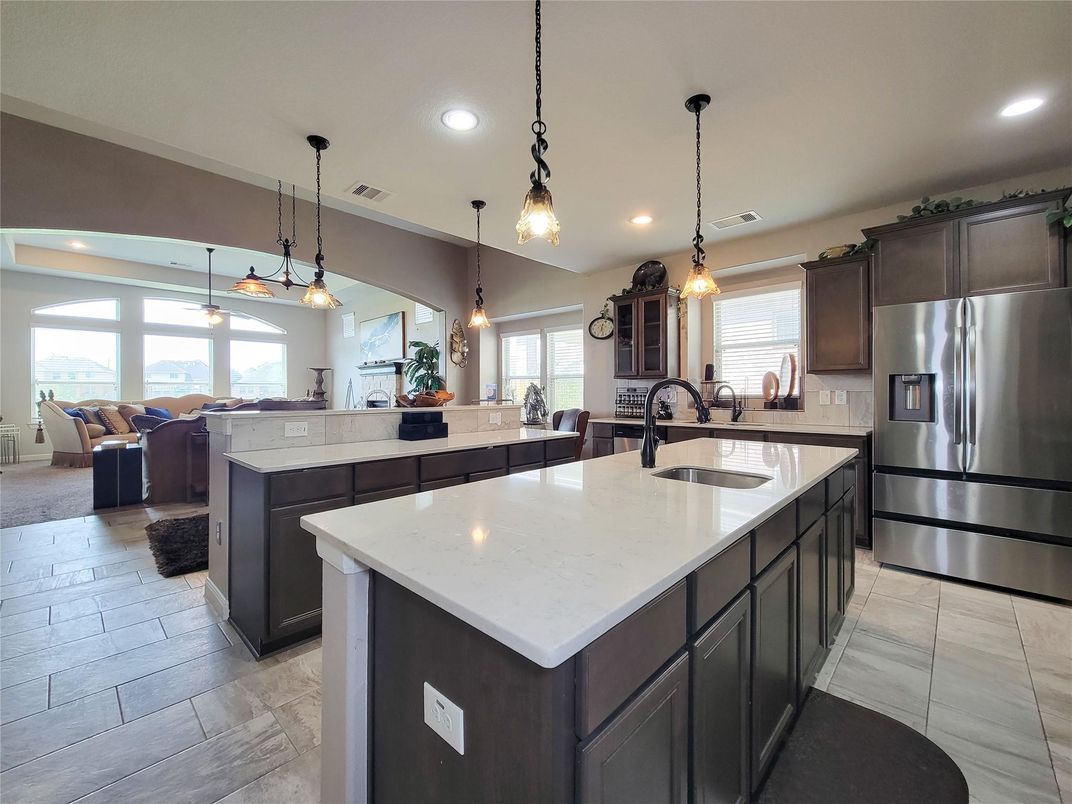 Interior, Kitchen, Living room, Pendant Lights, Recessed Lighting, Stainless Steel Appliances