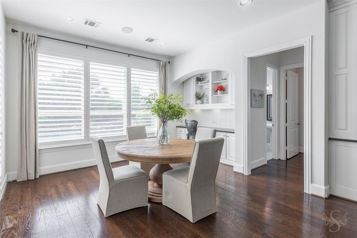 Dining room, Interior, Recessed Lighting, Wood Texture Flooring