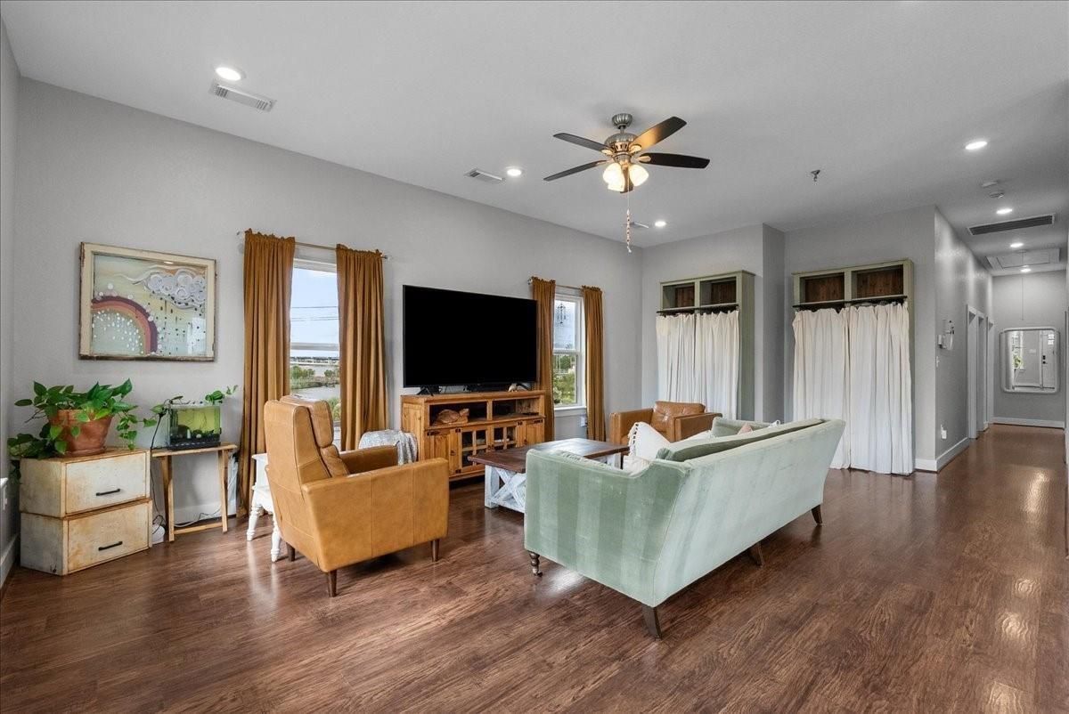 Interior, Living room, Recessed Lighting, Wood Texture Flooring