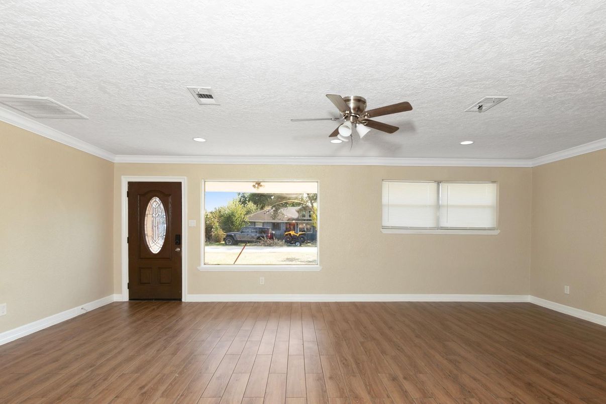 Empty room, Interior, Recessed Lighting, Wood Texture Flooring