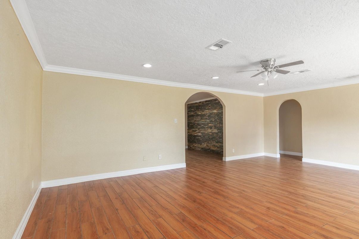 Empty room, Interior, Recessed Lighting, Wood Texture Flooring