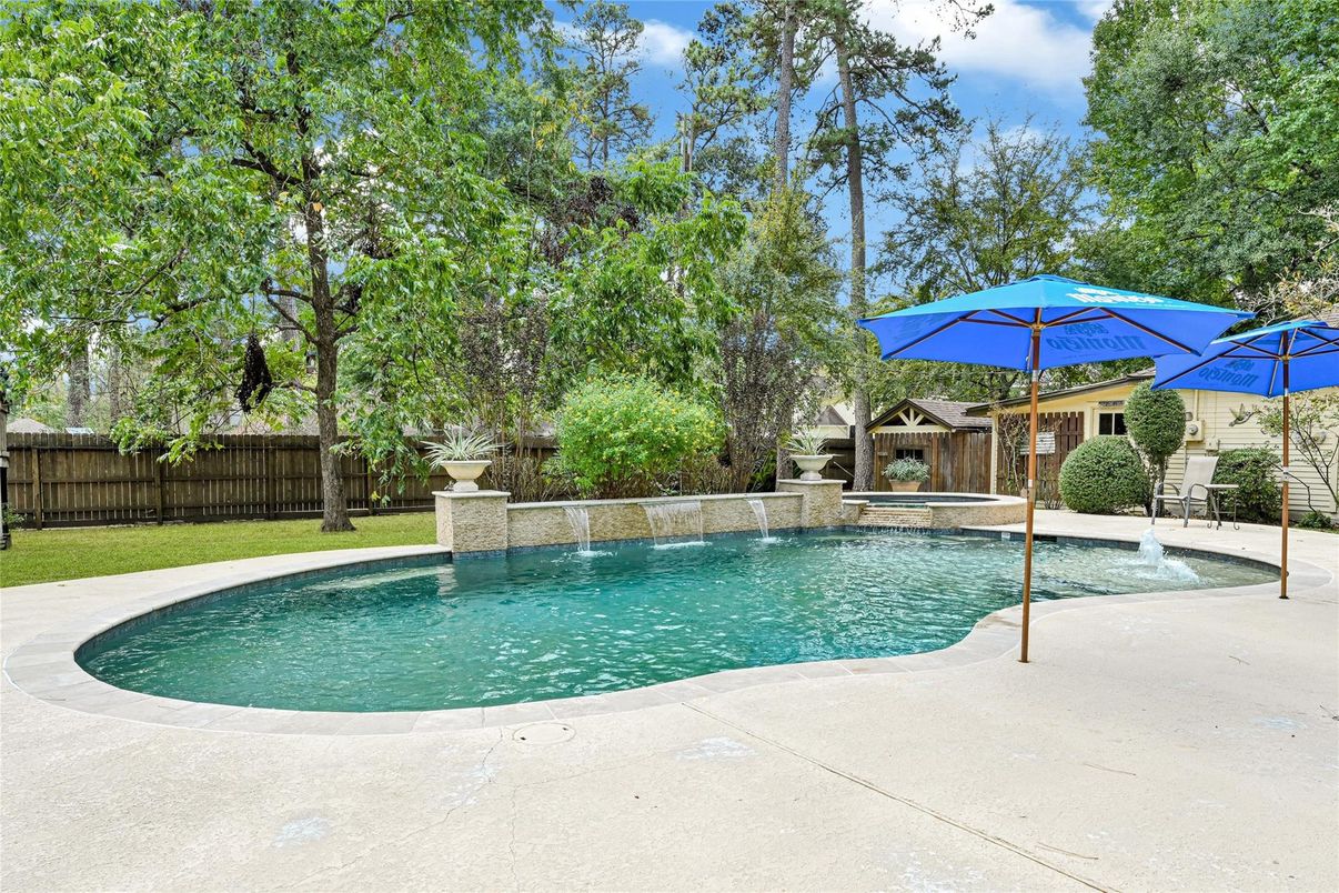 Exterior, Pool