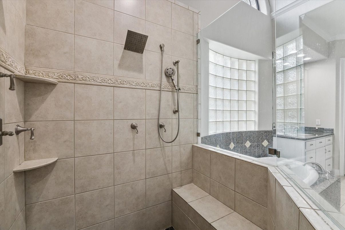 Bathroom, Interior, Tile Countertops