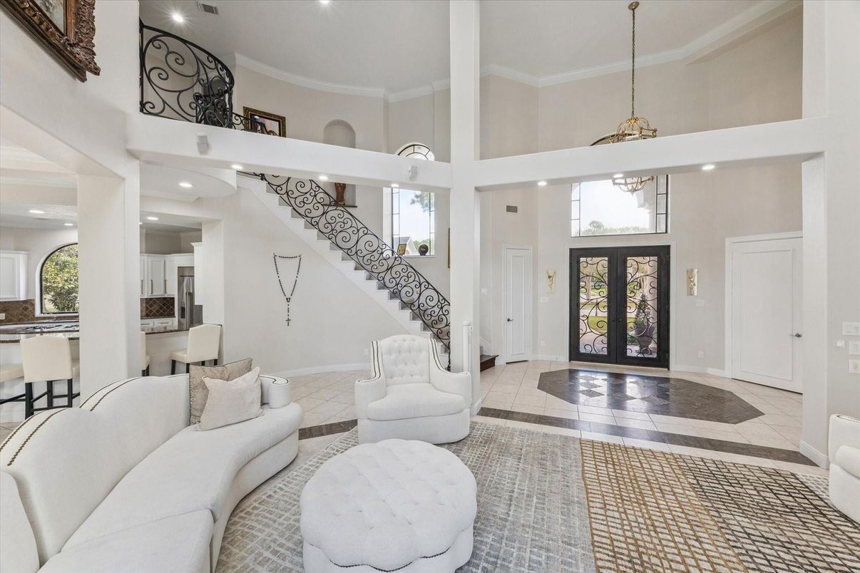 Dining room, Interior, Pendant Lights, Recessed Lighting
