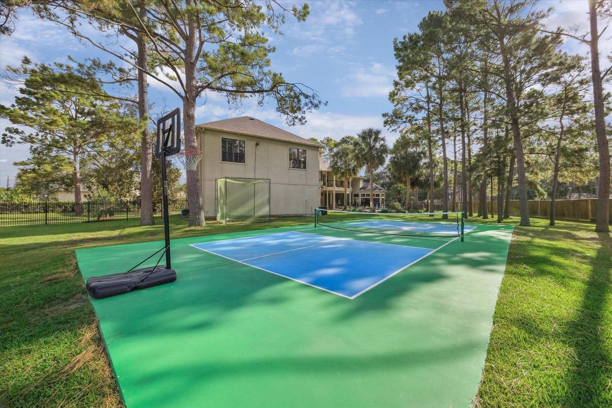 Exterior, Tennis Courts