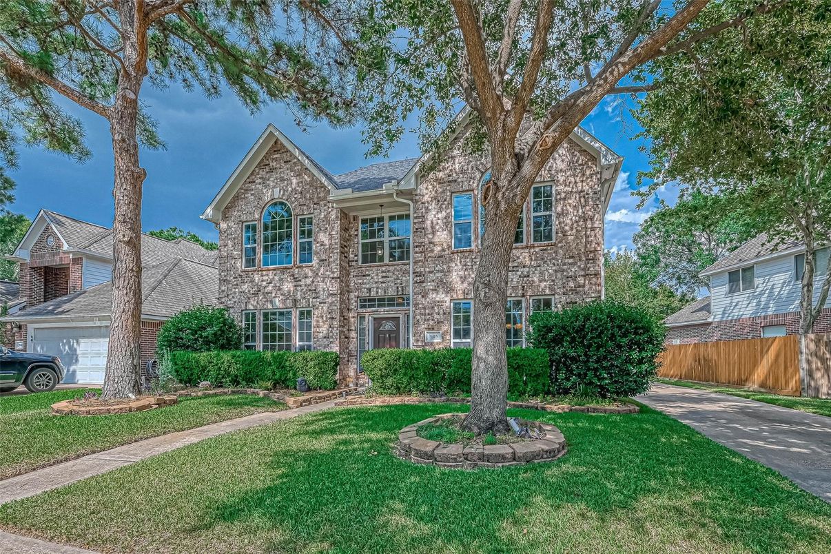 Attached, Exterior, Facade, Brick Facade, Brick Traditional