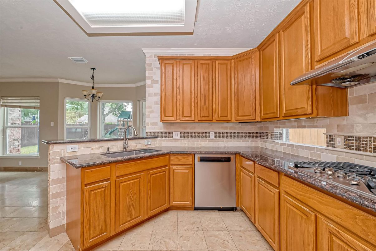 Chandelier, Interior, Kitchen