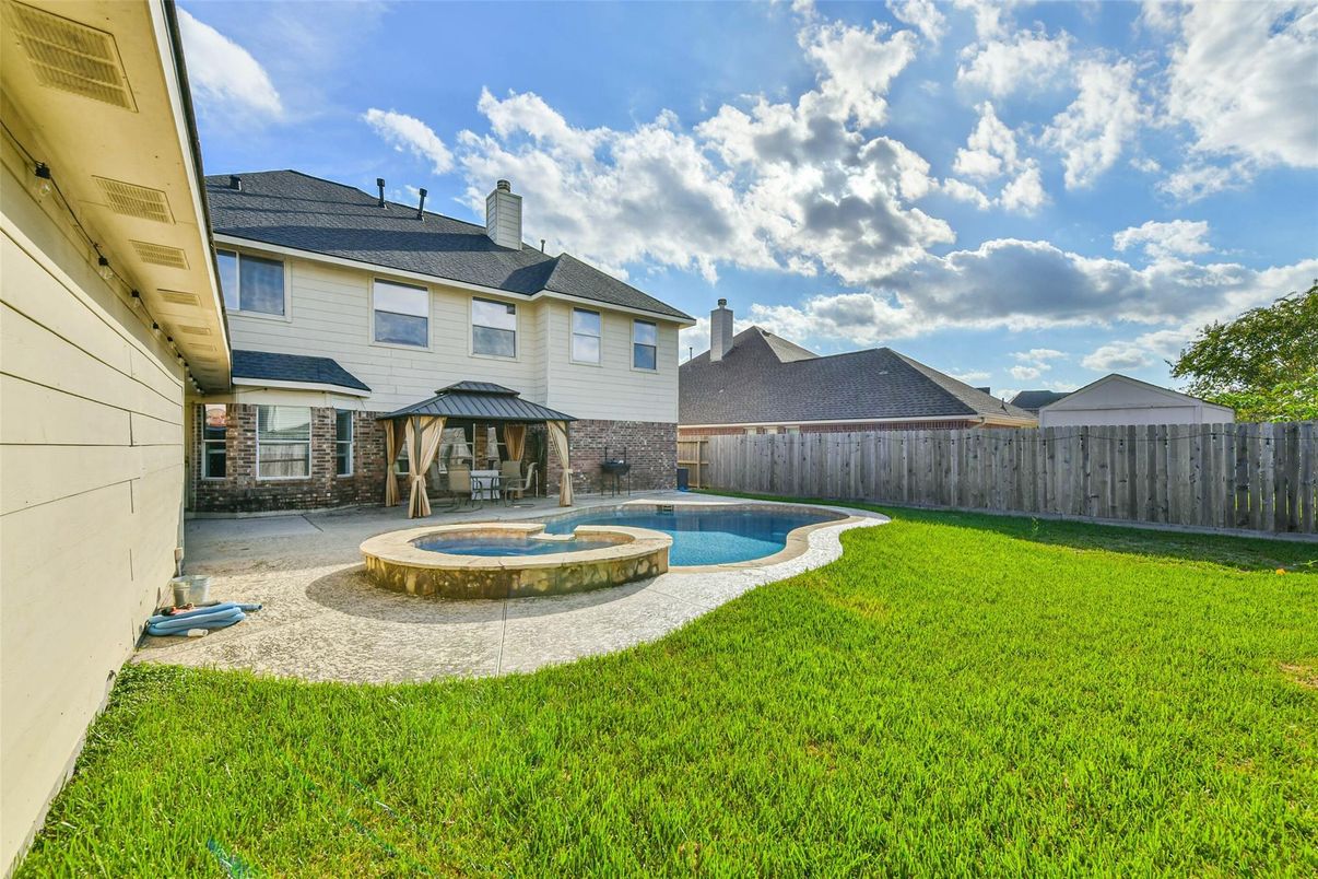 Backyard, Exterior, Pool