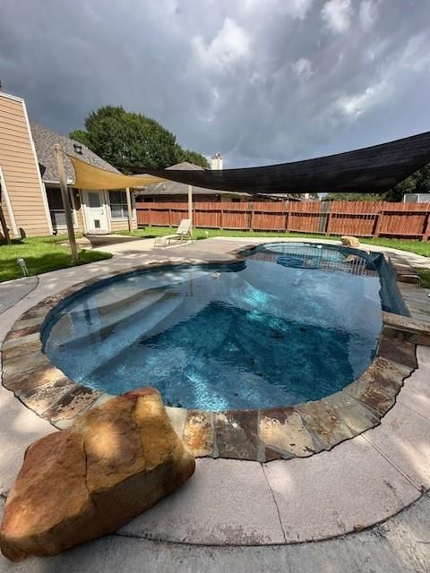 Exterior, Pool