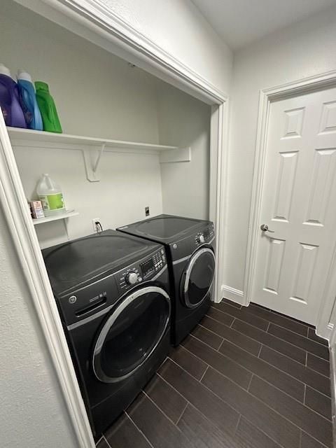 Interior, Washer, Wood Texture Flooring