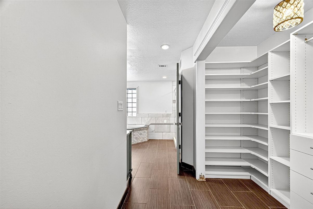 Interior, Recessed Lighting, Walk-in Closets
