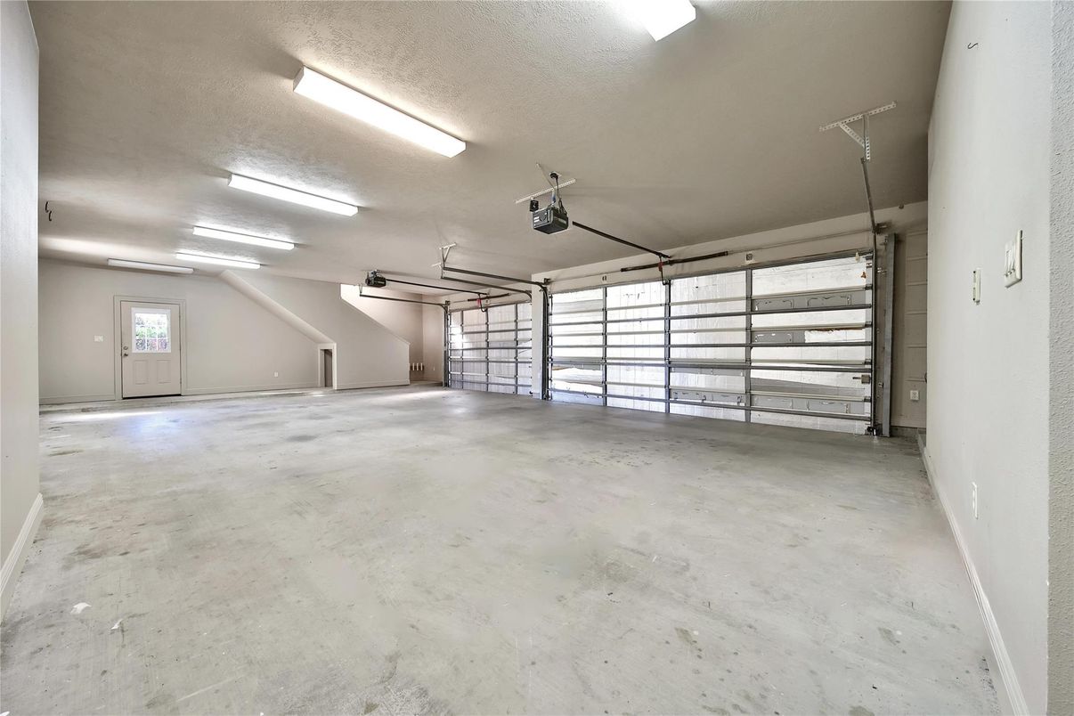 Garage, Interior