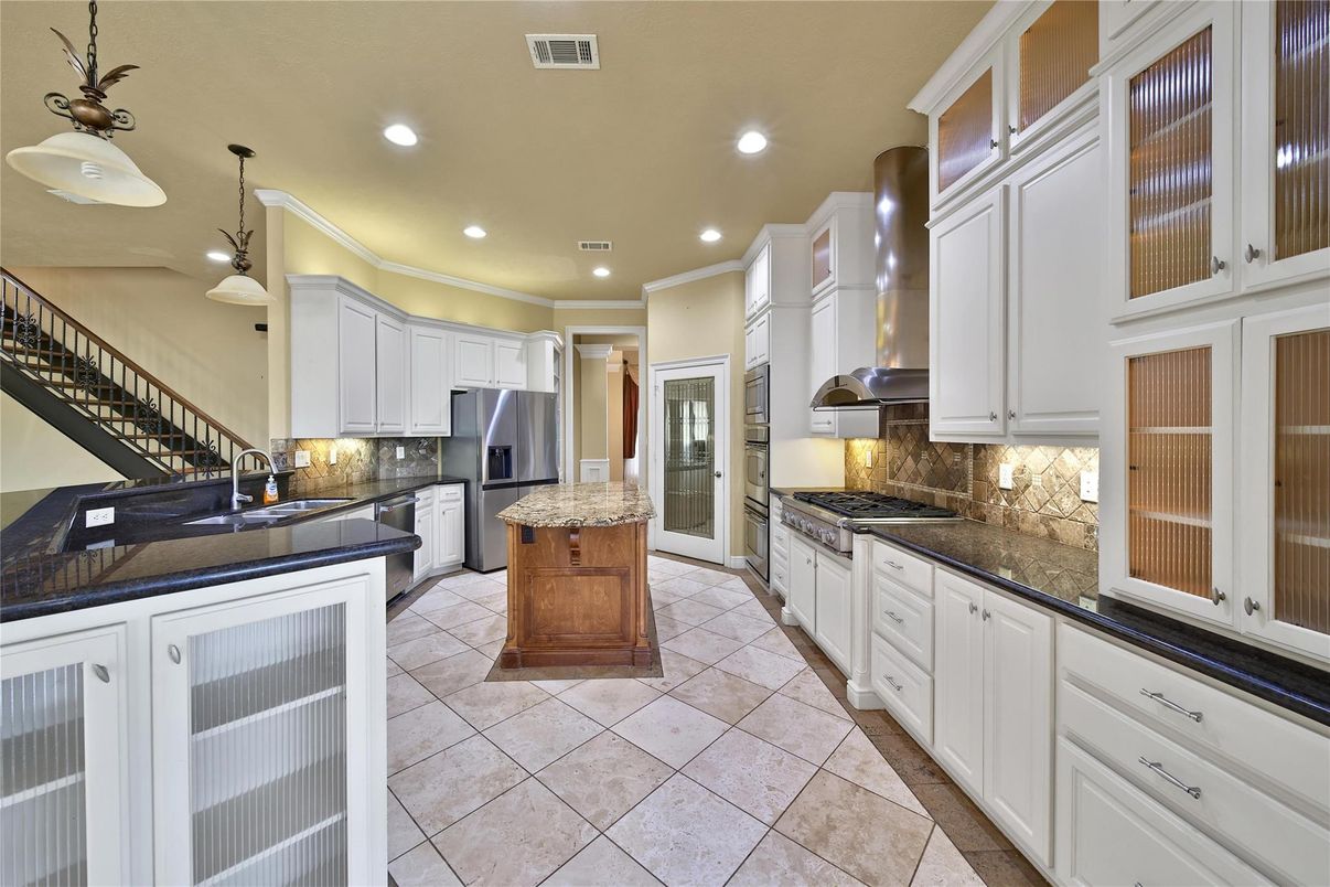 Interior, Kitchen, Pendant Lights, Recessed Lighting, Stainless Steel Appliances