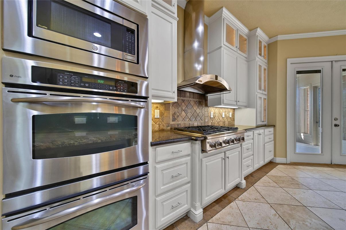 Interior, Kitchen, Stainless Steel Appliances
