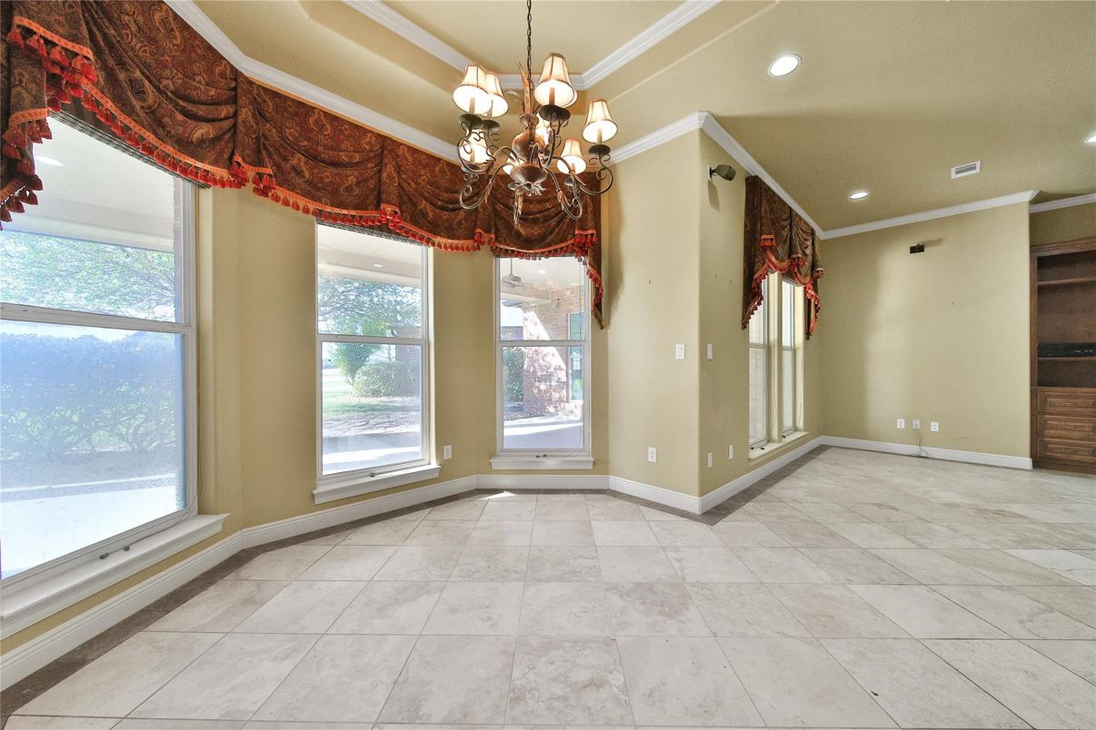 Chandelier, Empty room, Interior, Recessed Lighting
