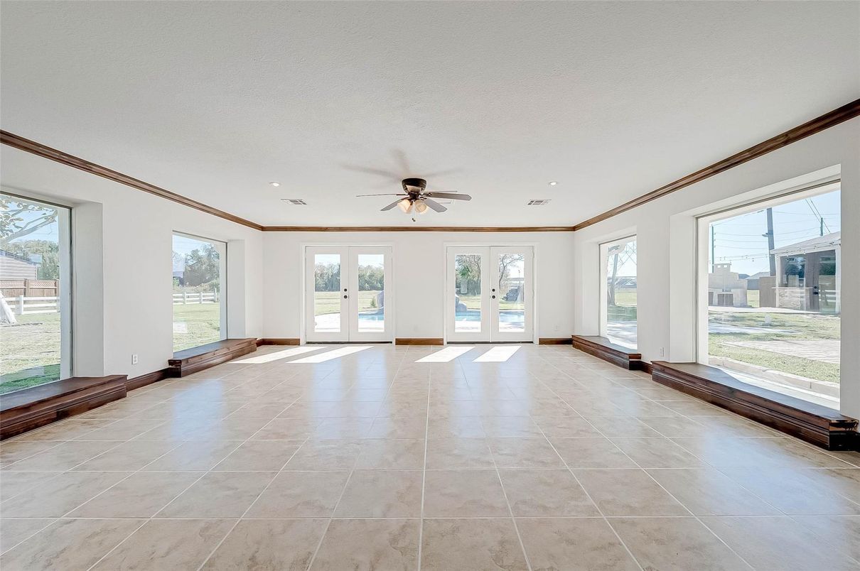 Empty room, Interior, Recessed Lighting