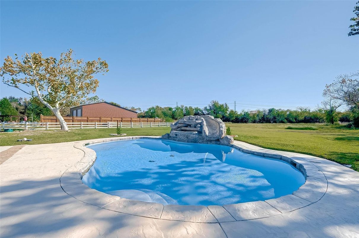 Backyard, Exterior, Pool