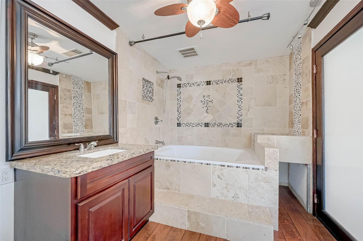 Bathroom, Interior, Wood Texture Flooring