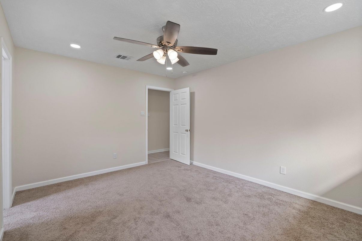 Empty room, Interior, Recessed Lighting