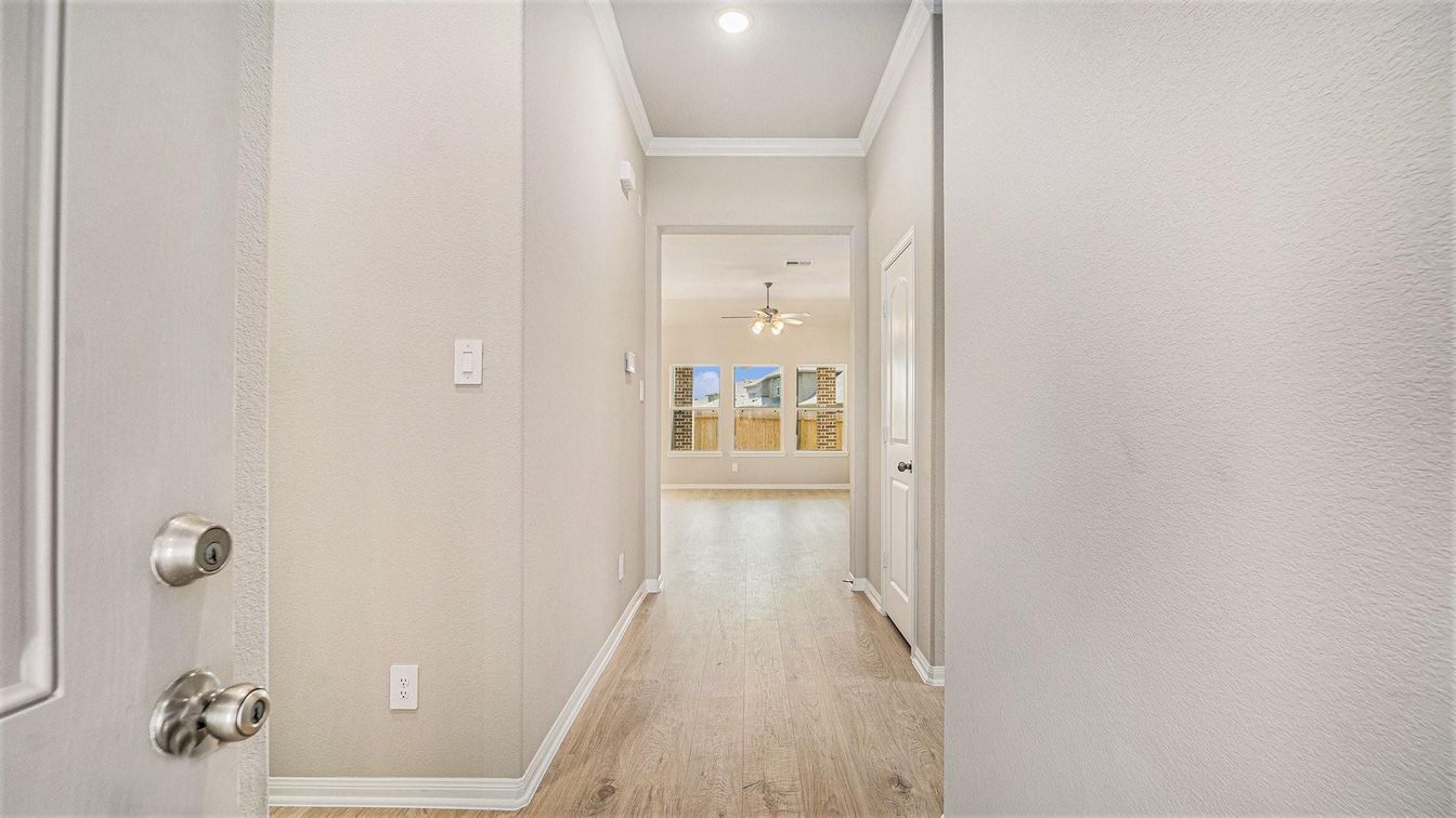 Interior, Recessed Lighting, Wood Texture Flooring