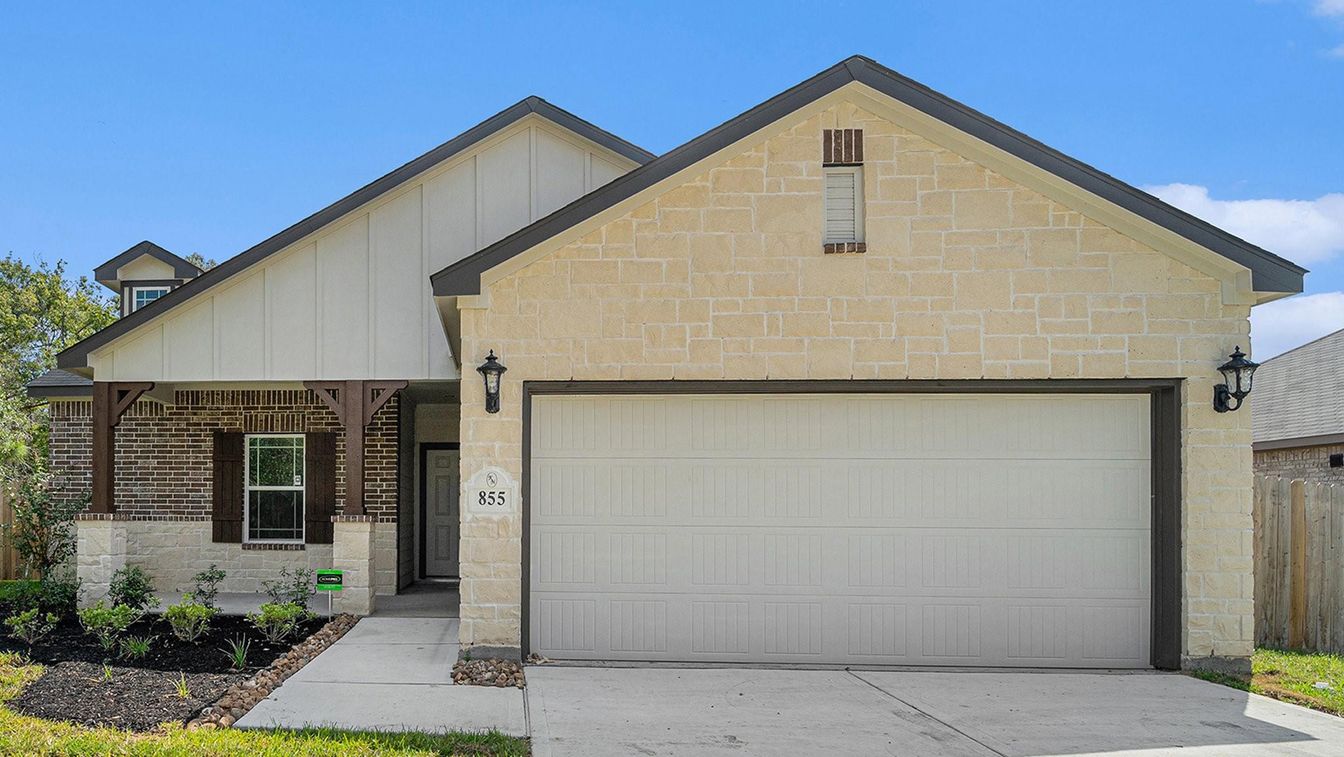 Attached, Exterior, Facade, Brick Facade, Brick Traditional