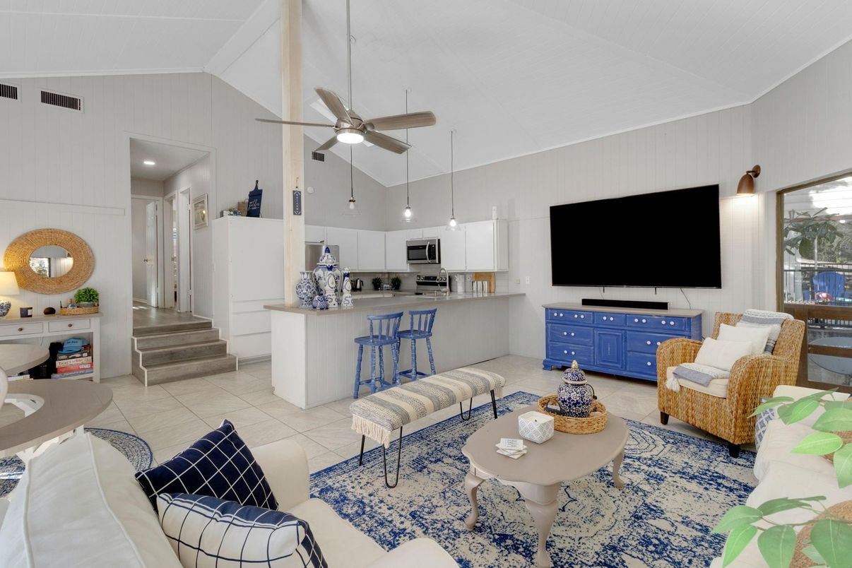 Interior, Kitchen, Living room, Recessed Lighting, Stainless Steel Appliances