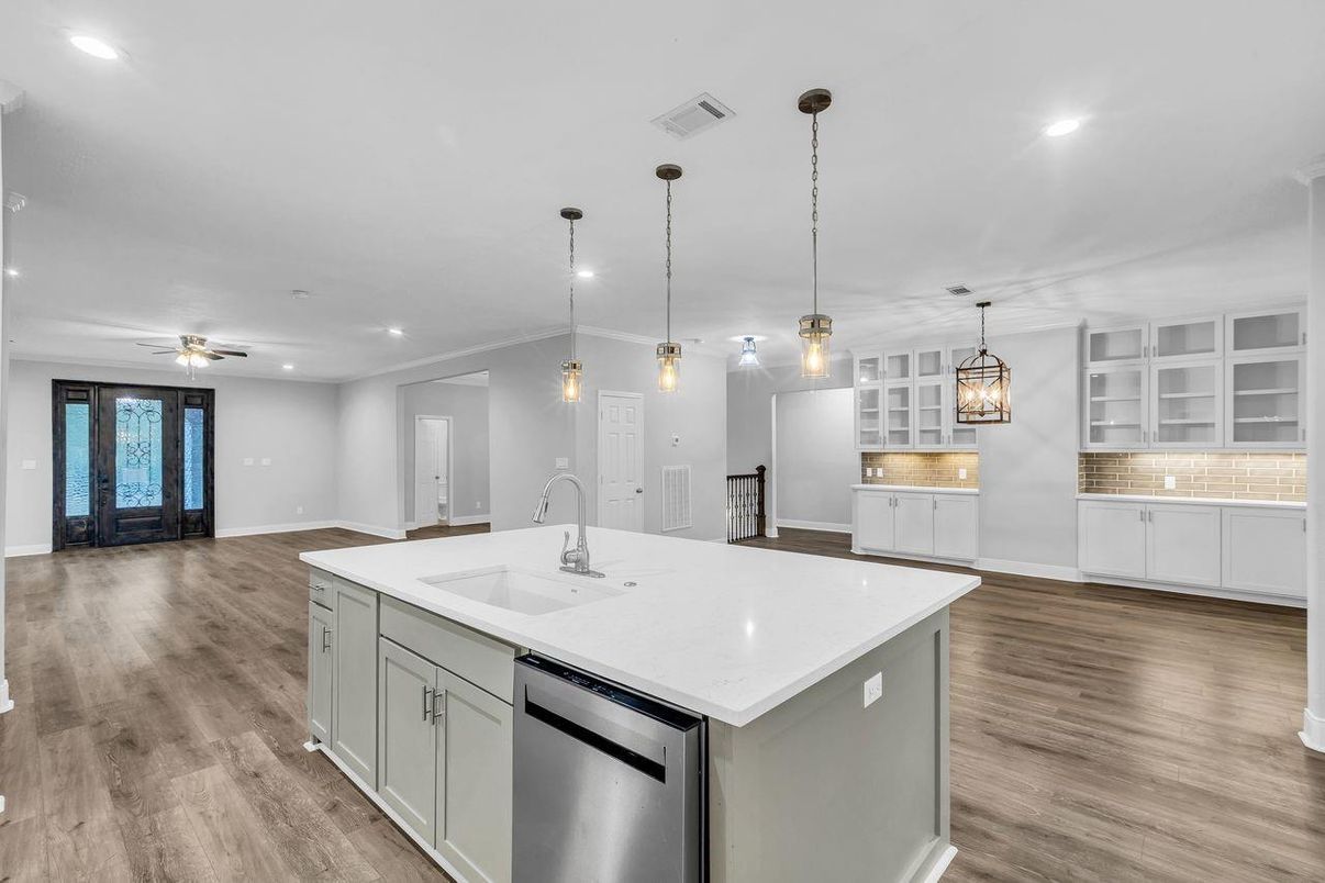 Interior, Kitchen, Pendant Lights, Recessed Lighting, Wood Texture Flooring