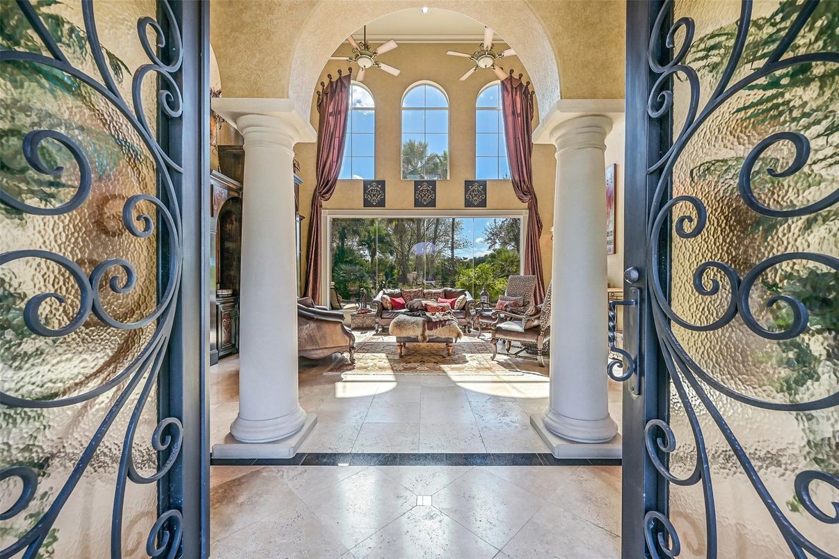 Dining room, Interior