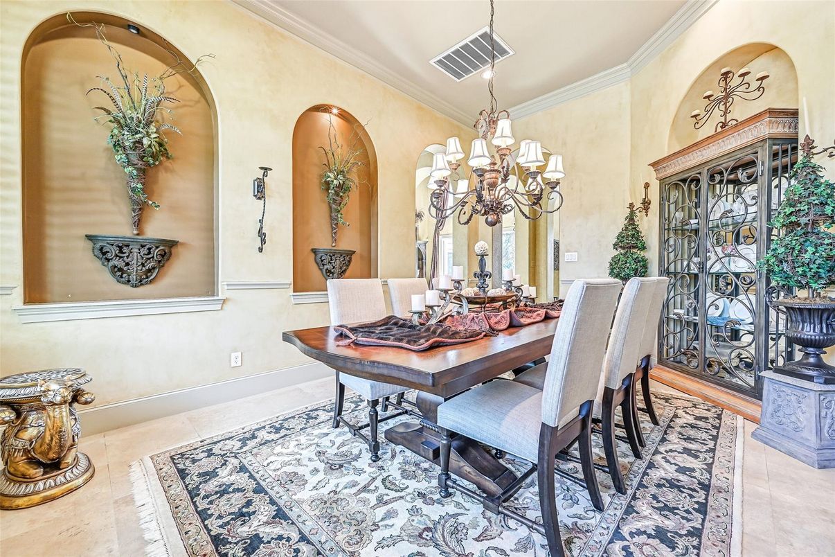 Chandelier, Dining room, Interior