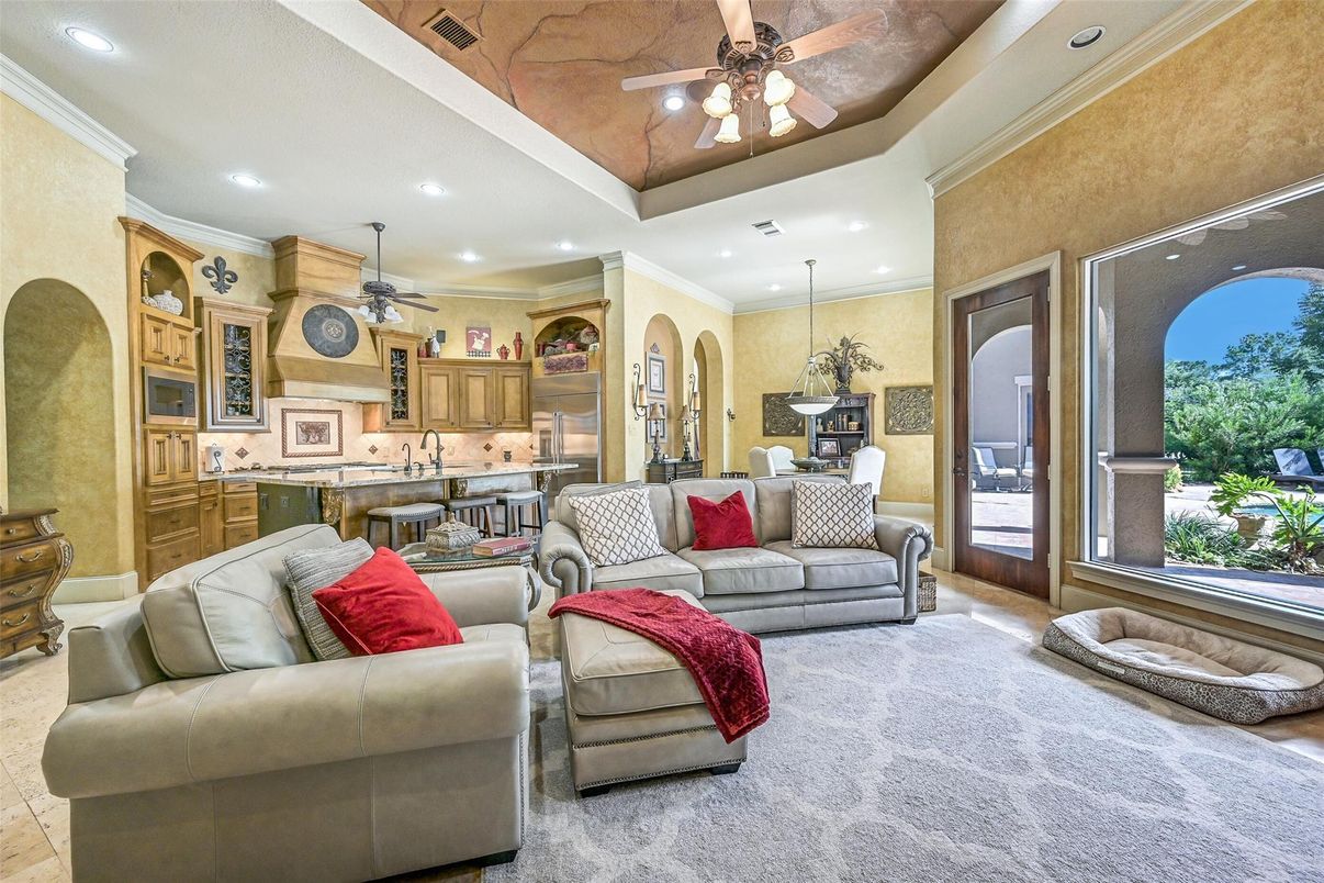 Chandelier, Dining room, Interior, Kitchen, Living room, Pendant Lights, Recessed Lighting