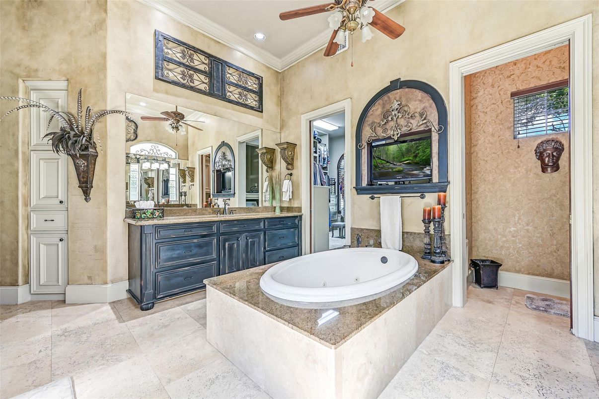 Bathroom, Interior, Recessed Lighting