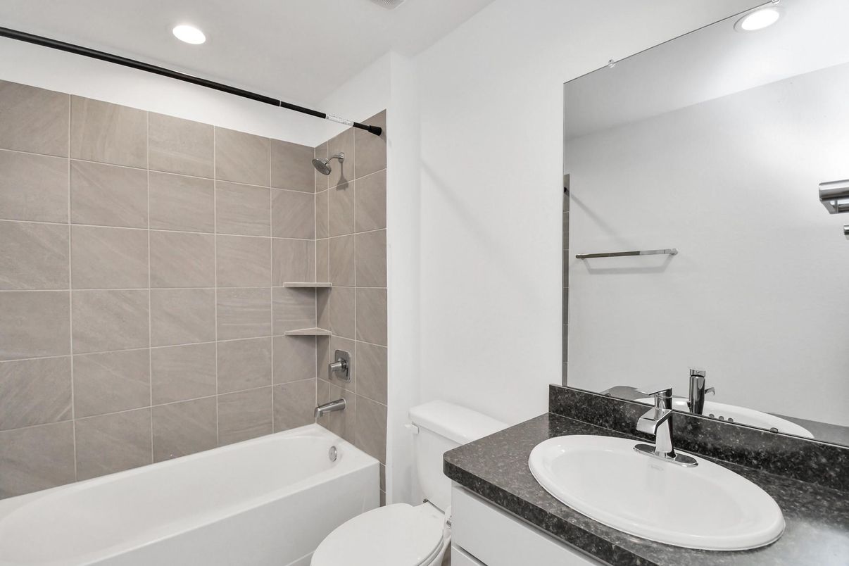 Bathroom, Interior, Recessed Lighting