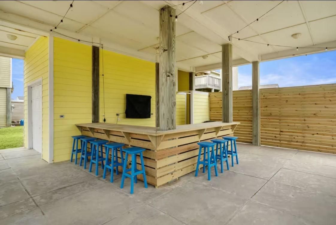 Exterior, Outdoor Kitchen