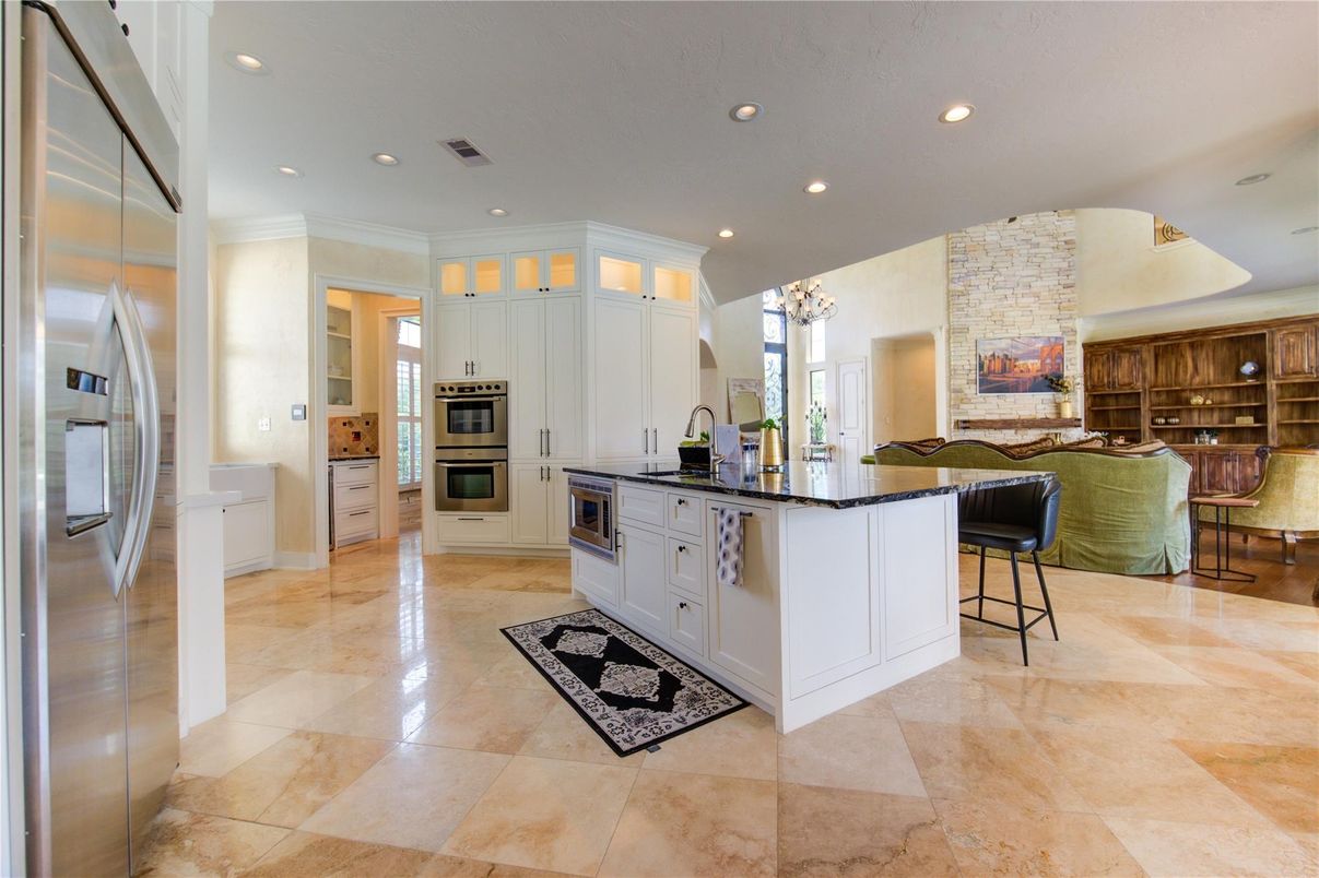 Chandelier, Interior, Kitchen, Recessed Lighting, Stainless Steel Appliances