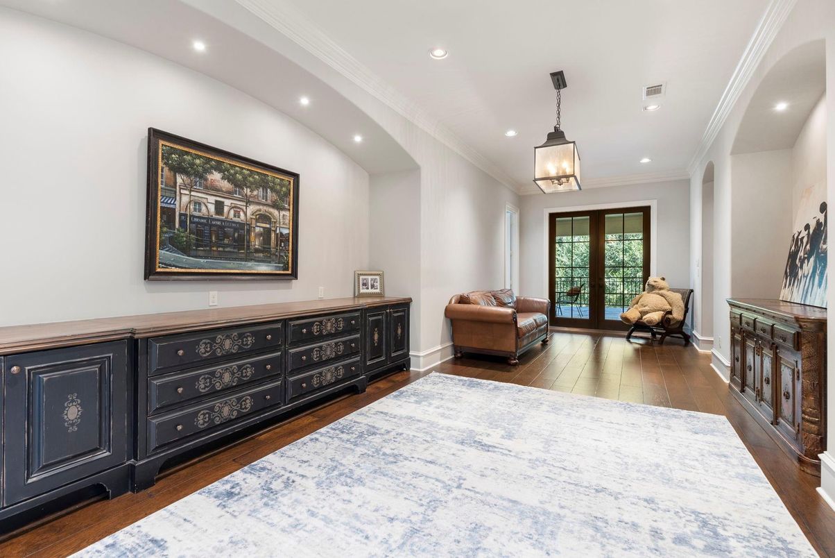 Interior, Pendant Lights, Recessed Lighting, Wood Texture Flooring