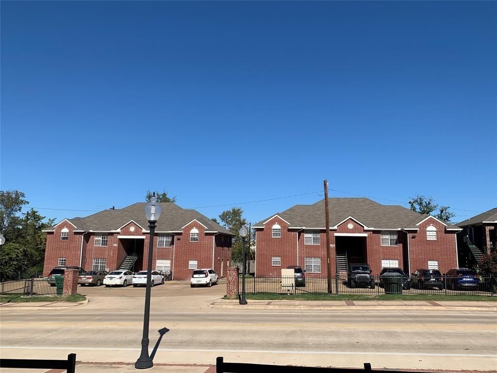 Exterior, Facade, Brick Facade, French Provincial