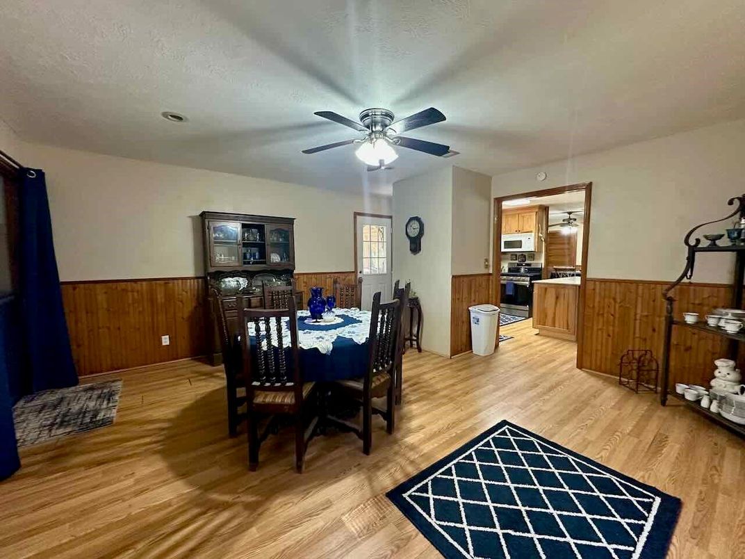 Dining room, Interior, Kitchen, Stainless Steel Appliances, Wood Texture Flooring
