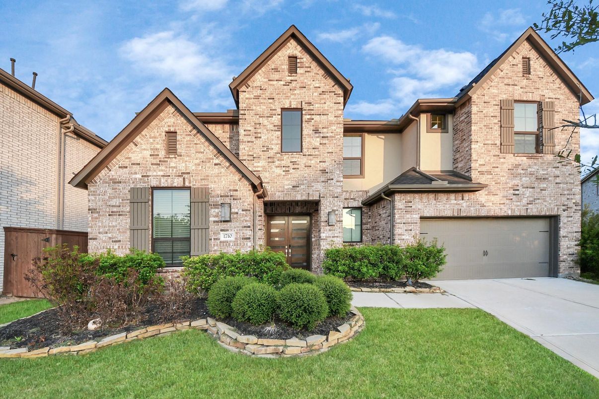 Attached, Exterior, Facade, Brick Facade, Brick Traditional