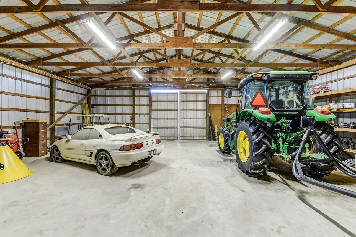 Garage, Interior, Wooden Beams