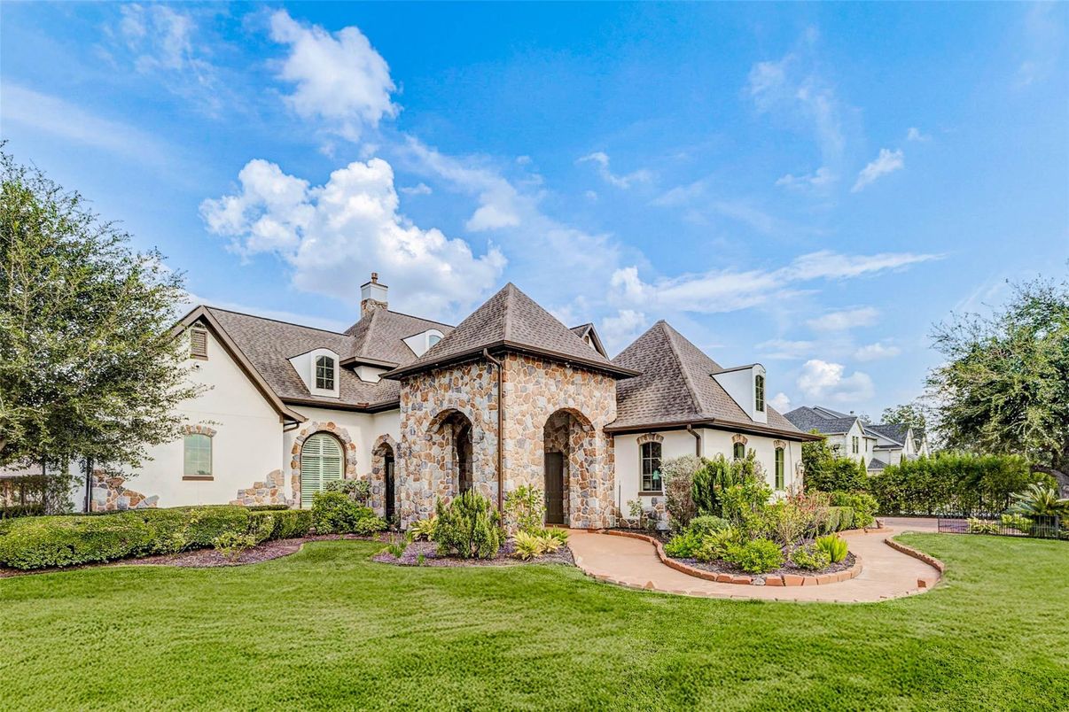 Backyard, Exterior, Facade, French Provincial