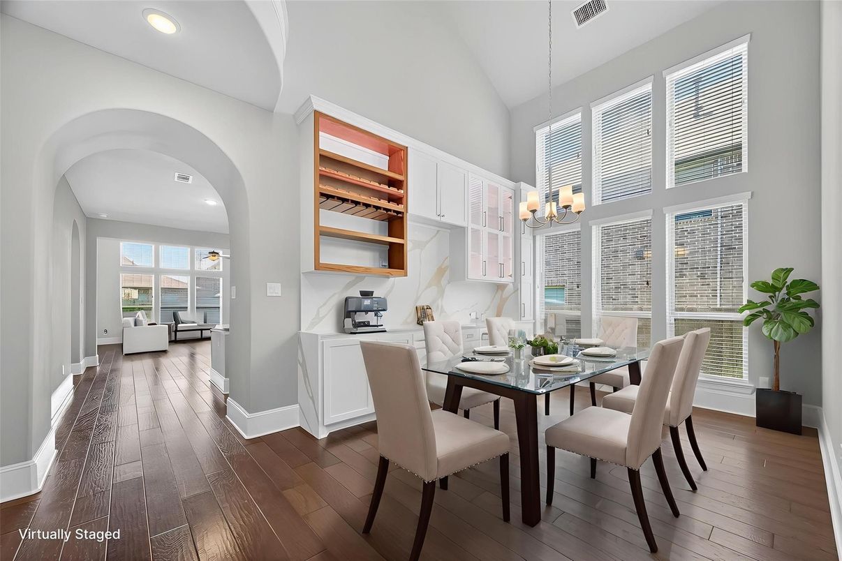 Chandelier, Dining room, Interior, Pendant Lights, Recessed Lighting, Water, Wood Texture Flooring