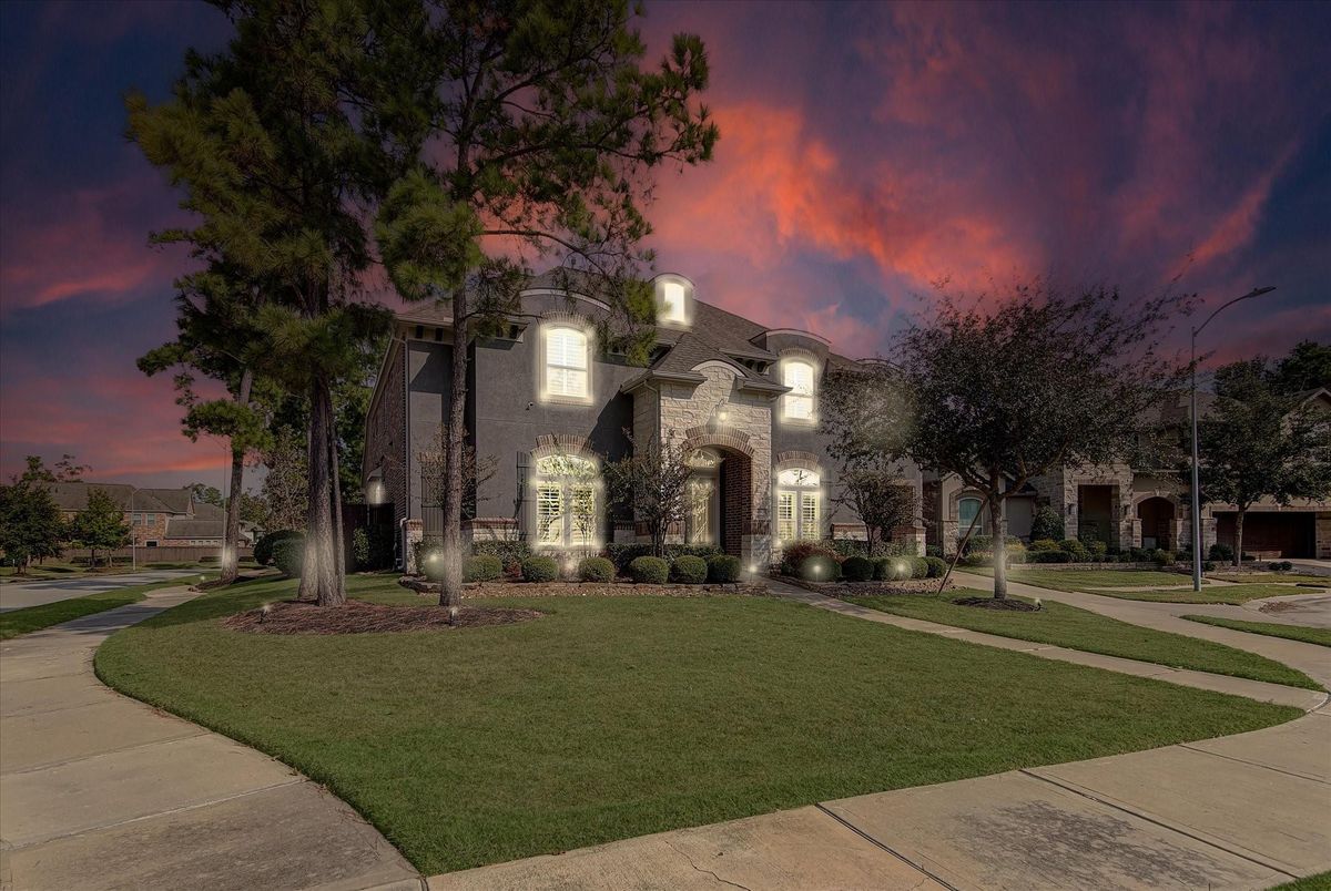 Exterior, Facade, French Provincial